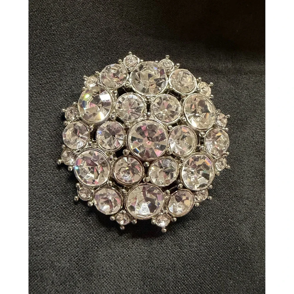 Monet Rhinestone‎ Brooch Womens OS Silver Clear Crystal Round Vintage